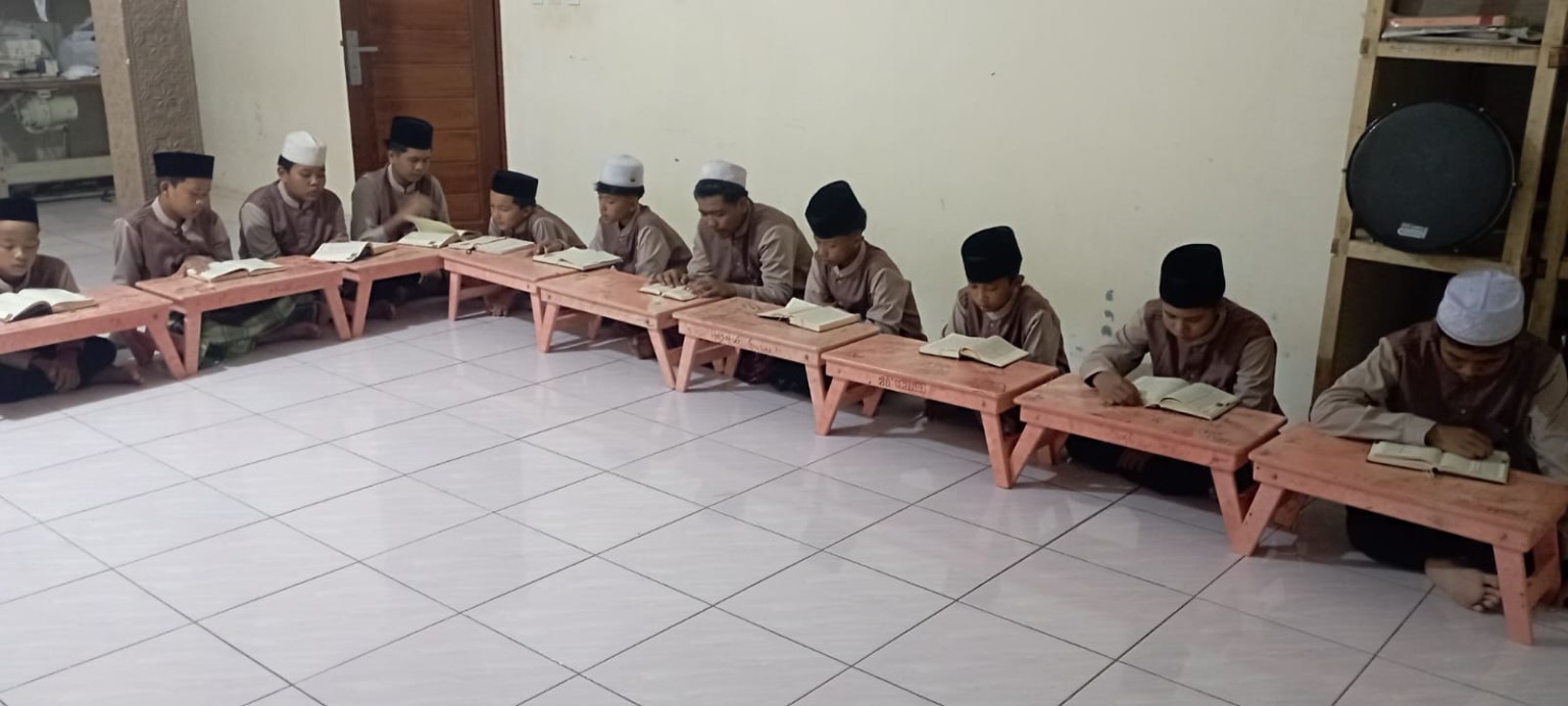 Kegiatan anak-anak Yayasan Hayatussalam